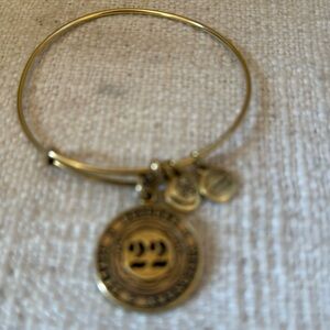 Alex and Ani Beacelet—#22, Visionary, Builder Detail